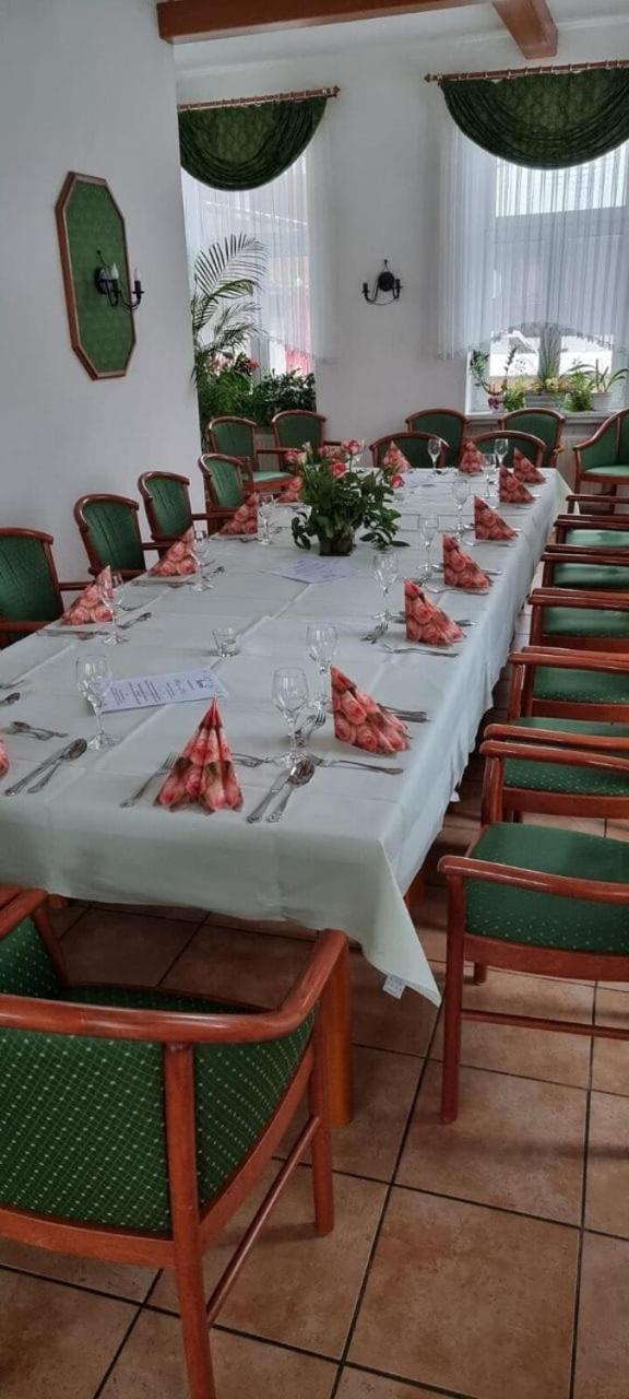 Hotel Zur Krone هاسلفيلد المظهر الخارجي الصورة